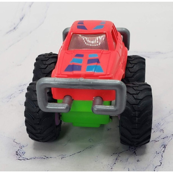Way-Formed Toys Friction Jacked Up 4x4 Red Car and Green W/ Square Pattern Hood - Picture 2 of 7